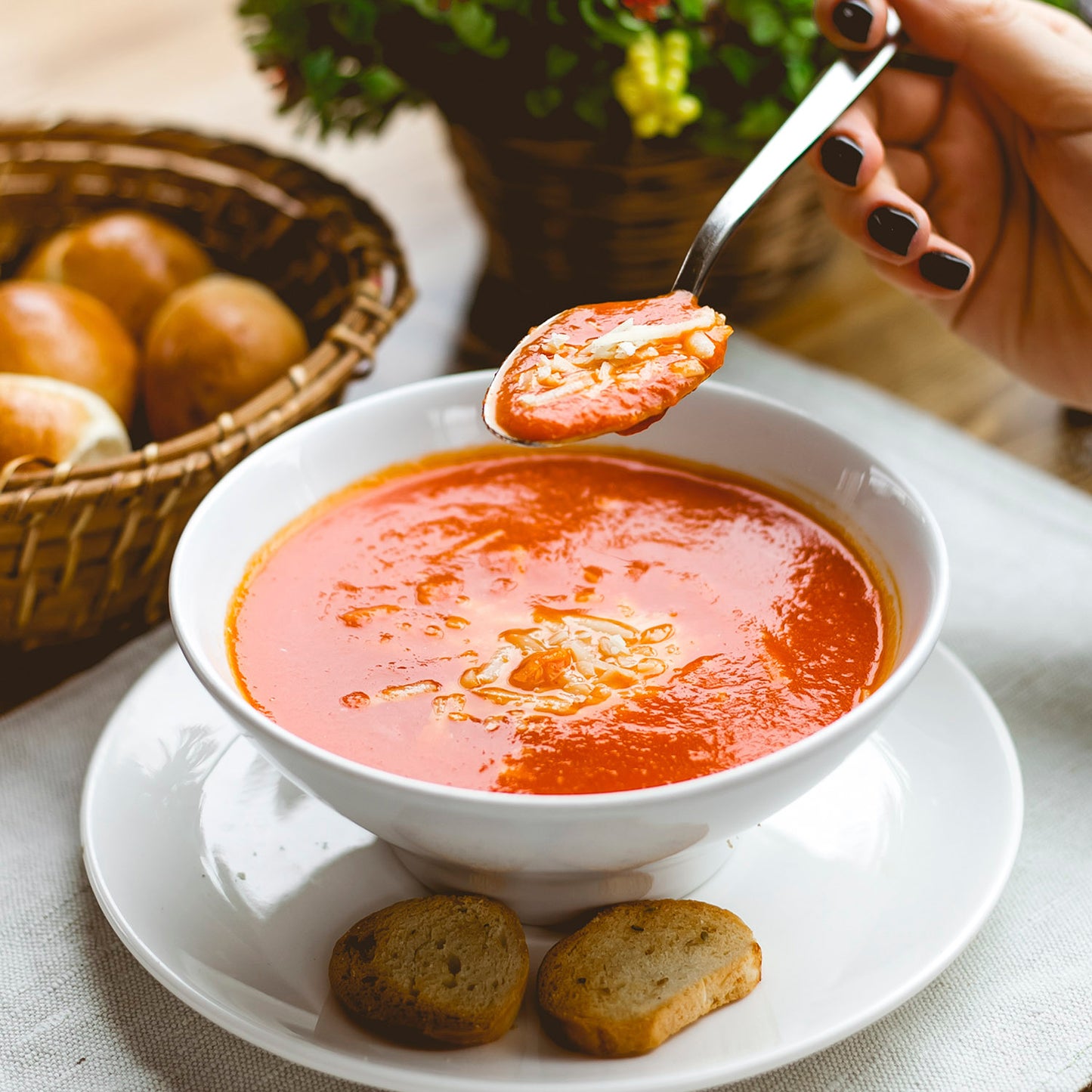 Salsa - Mutti de Tomate con Albahaca de 400 g - Italia